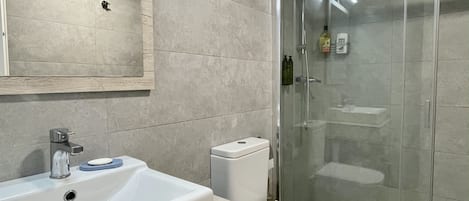 Een douche, een haardroger
