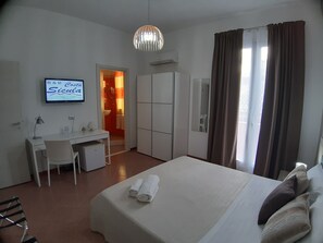 Comfort Room | Egyptian cotton sheets, premium bedding, memory-foam beds, minibar - Costa Sicula (Avola)
