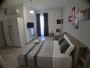Superior Quadruple Room | Egyptian cotton sheets, premium bedding, memory foam beds, minibar - Costa Sicula (Avola)
