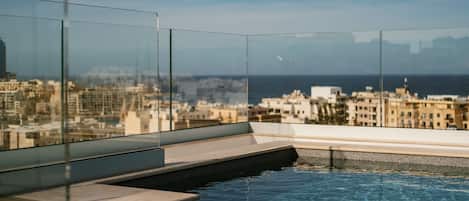 Außenpool (je nach Saison geöffnet)