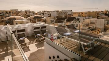 Sæsonbestemt udendørs pool