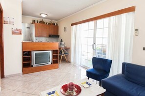 Apartment | Living area | TV