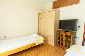 Apartment | 1 bedroom, iron/ironing board, free WiFi