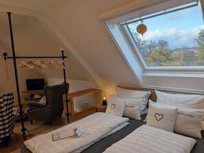 1 bedroom, iron/ironing board, free WiFi