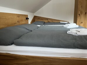 3 bedrooms, free WiFi, bed sheets