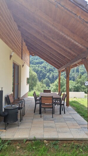 Outdoor dining - Mytho 1 - mountain chalet (Mýto pod Dumbierom)
