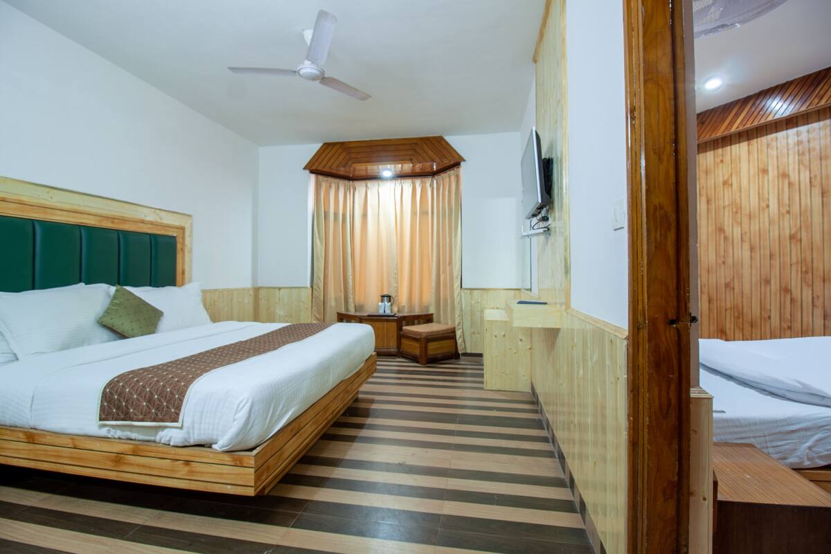 Free WiFi, bed sheets
