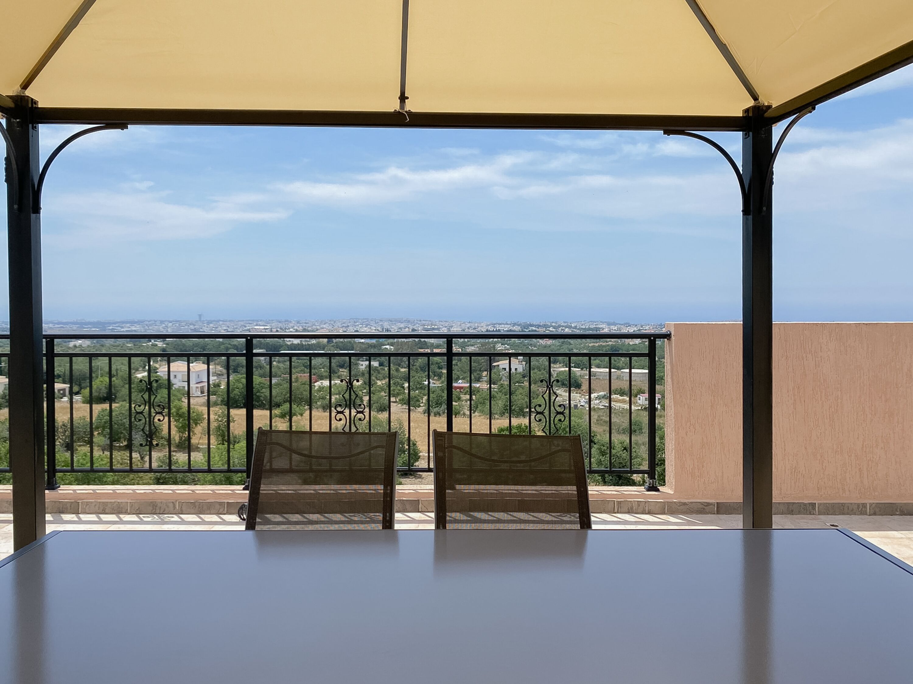 Phaedrus Living Sunset View Flat Mesogi