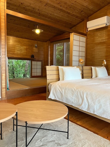 Oneday lodging in the forest 1 night with break / Kunigamigun Okinawa