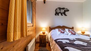 2 bedrooms, iron/ironing board, free WiFi