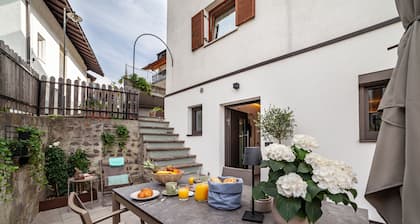 Ferienwohnung "Maja" mit Bergblick, Privatem Garten und WLAN