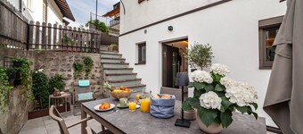 Apartment "Maja" with Mountain View, Private Garden and Wi-Fi