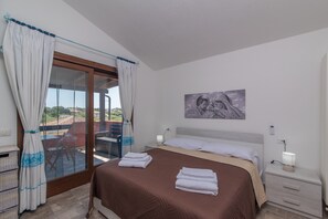 2 habitaciones, tabla de planchar con plancha y wifi gratis 