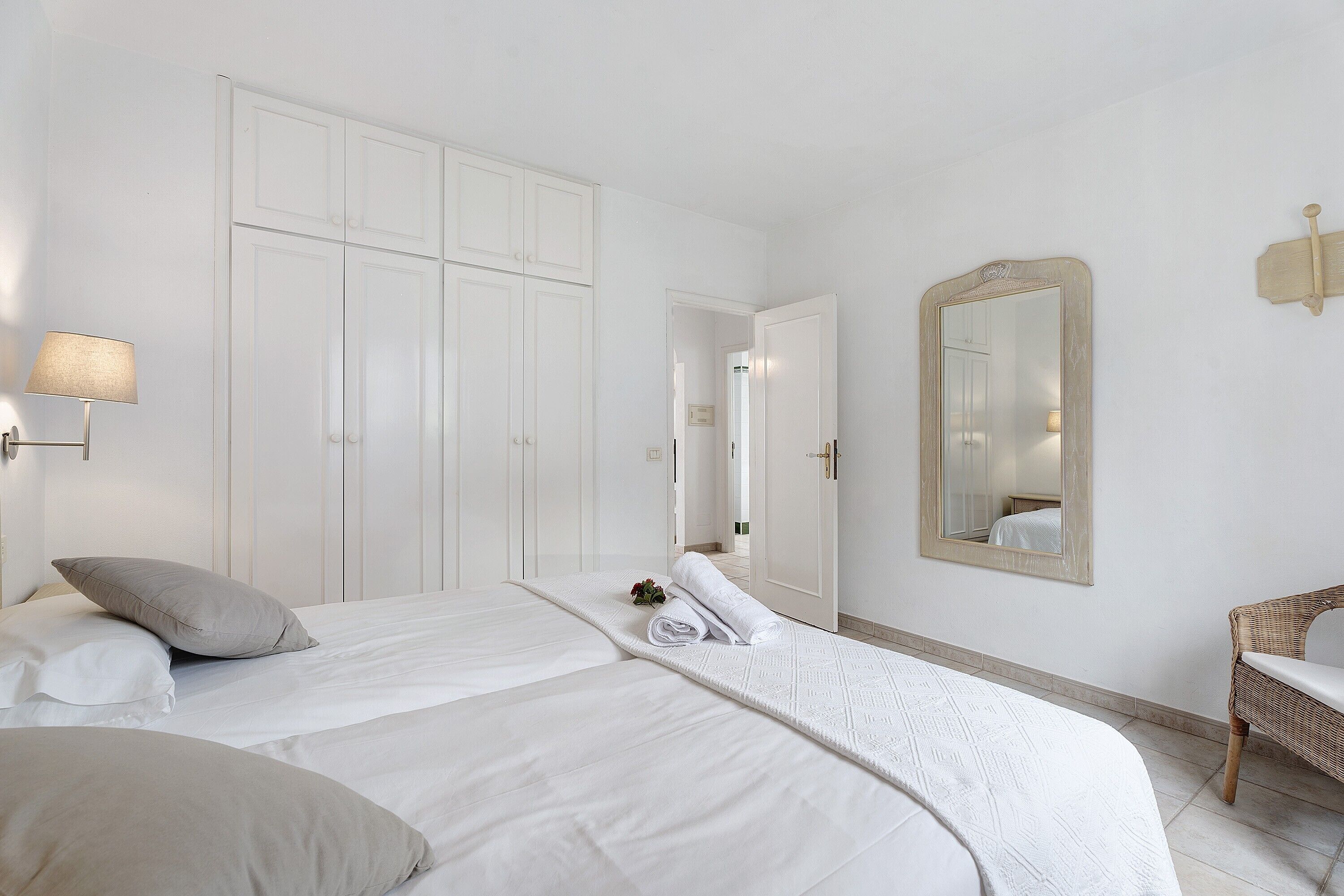 2 habitaciones, tabla de planchar con plancha y wifi gratis 