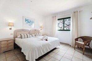 2 slaapkamers, een strijkplank/strijkijzer, gratis wifi, beddengoed