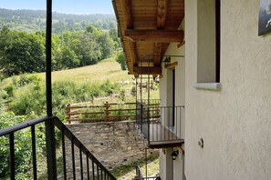 Property grounds - Holiday Apartment "Arnica Tano Di Grich" with Mountain View, Shared Terrace & 2 Balconies (San Michele Prazzo)
