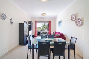 Interior - Apartment 'Yara Beach Apartments T1' with Shared Pool, Wi-Fi and Air Conditioning (Albufeira)