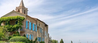 2 600 / 5 000
Chalet Clos des Fontaines mit Panoramablick und Swimmingpool im Herzen des Vaucluse