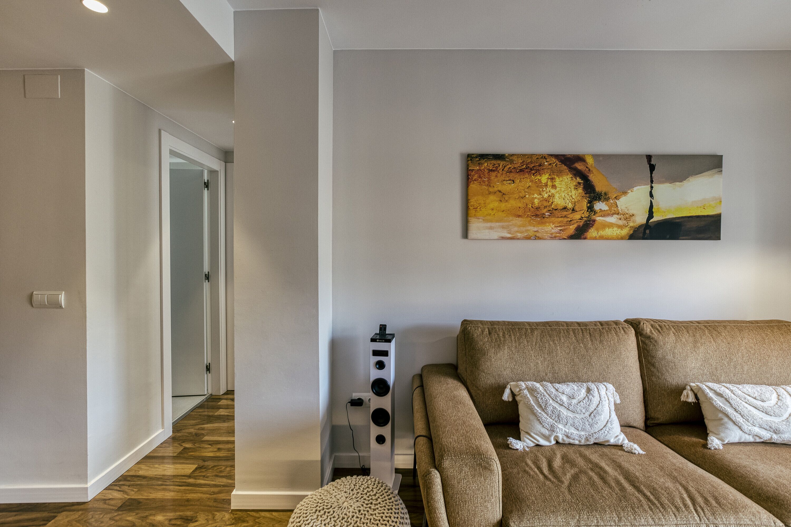 Apartment 'Dúplex Dalí' with Balcony and Wi-Fi