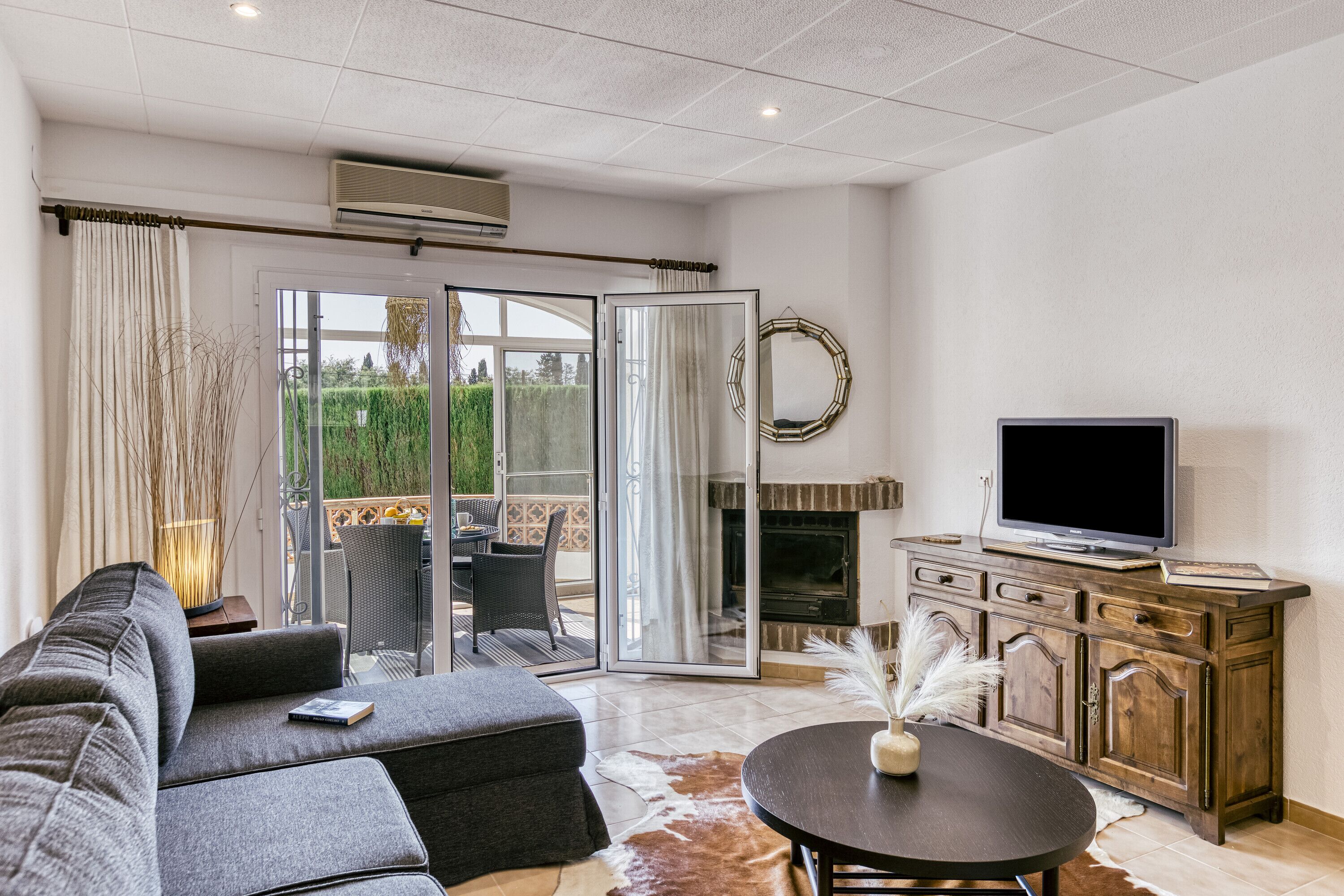 Country House 'Finca Pinca' with Mountain View, Wi-Fi and Air Conditioning