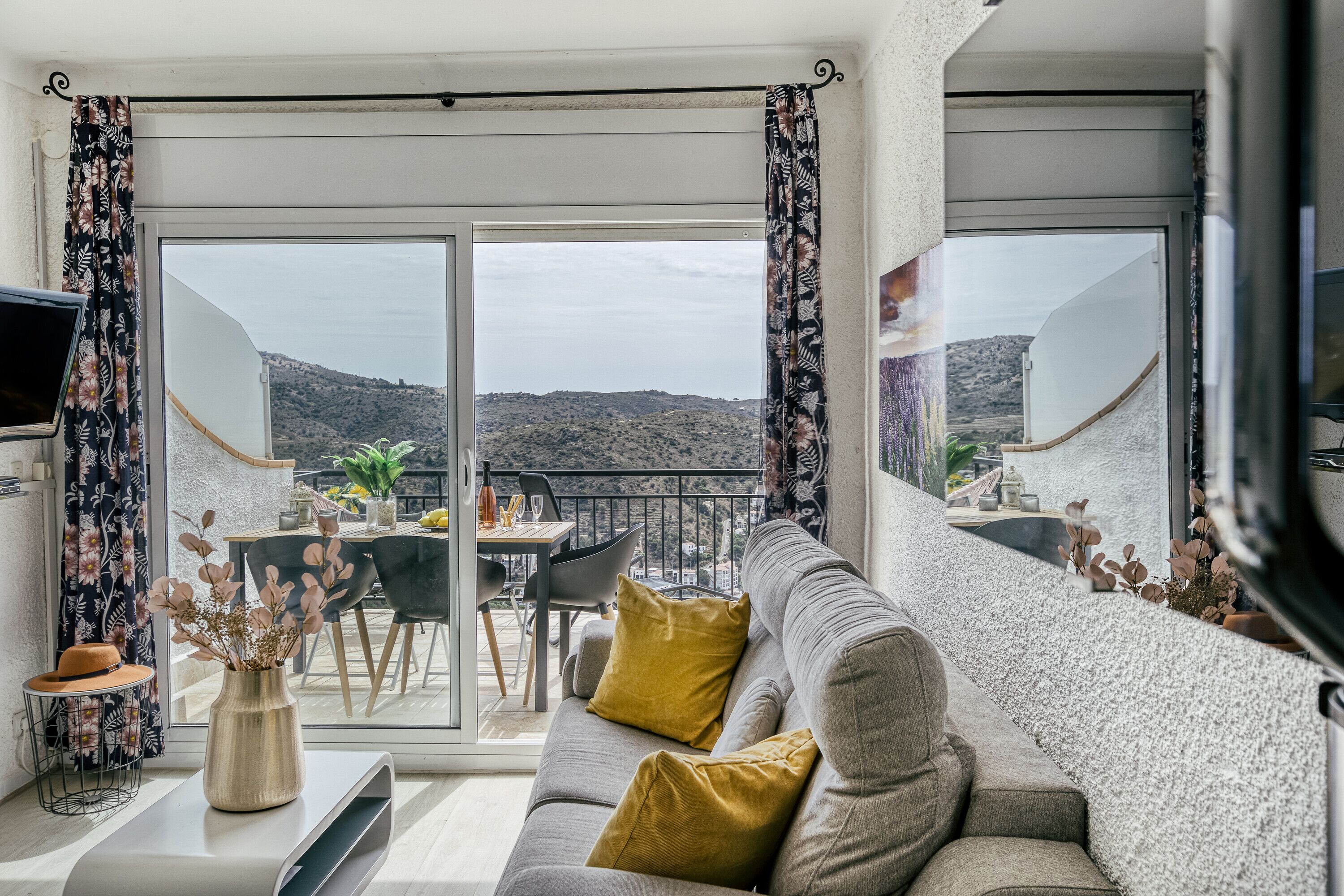 Holiday Apartment "Papagayo" with Sea View, Shared Pool & Wi-Fi