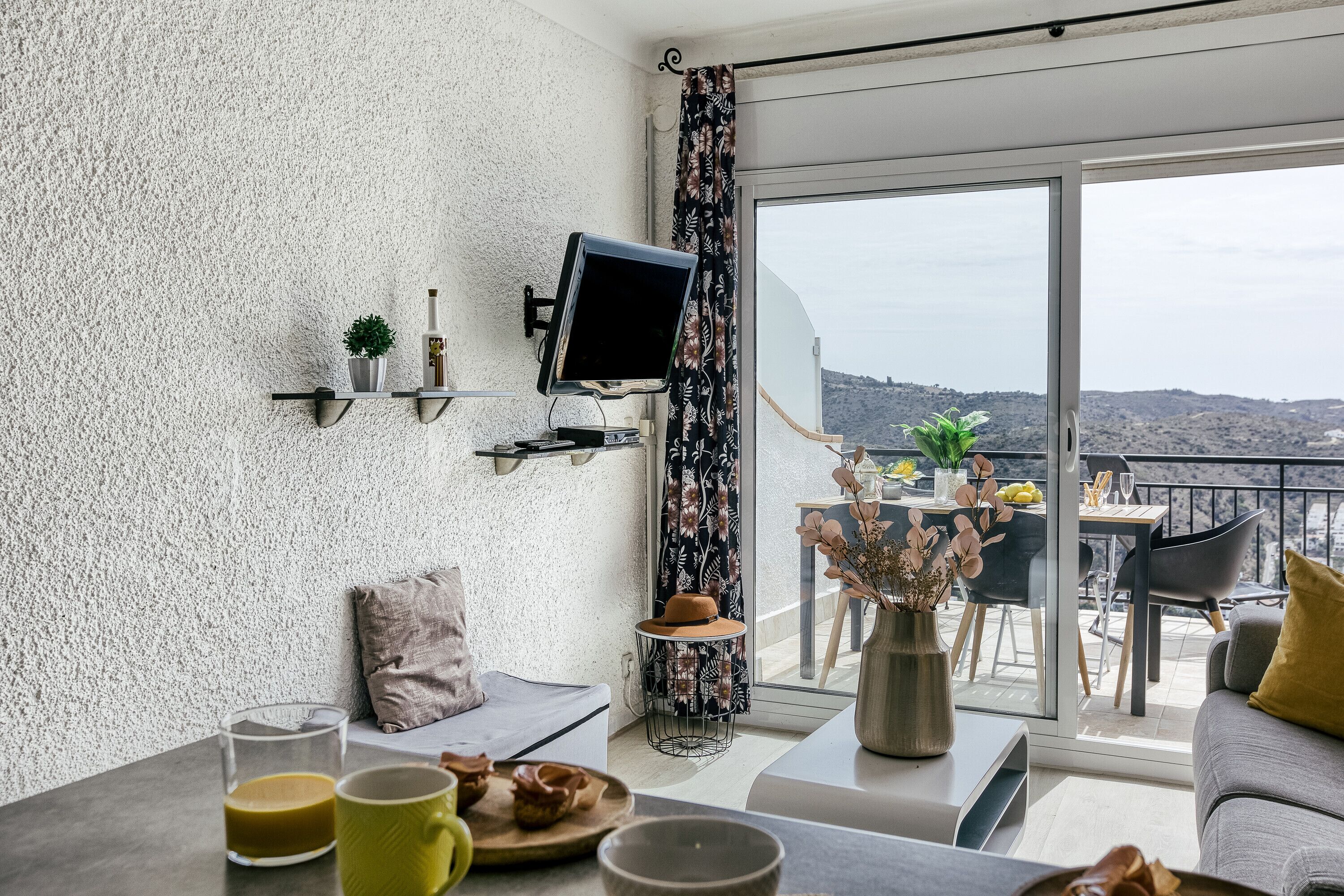 Holiday Apartment "Papagayo" with Sea View, Shared Pool & Wi-Fi