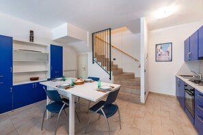 Dining - Holiday Apartment "Trilocale Le Vele 5" with Mountain View, Private Terrace & Wi-Fi (Toscolano Maderno)