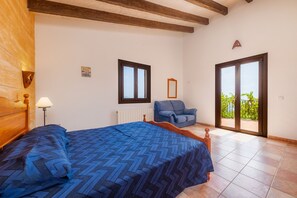 3 bedrooms, free WiFi, bed sheets