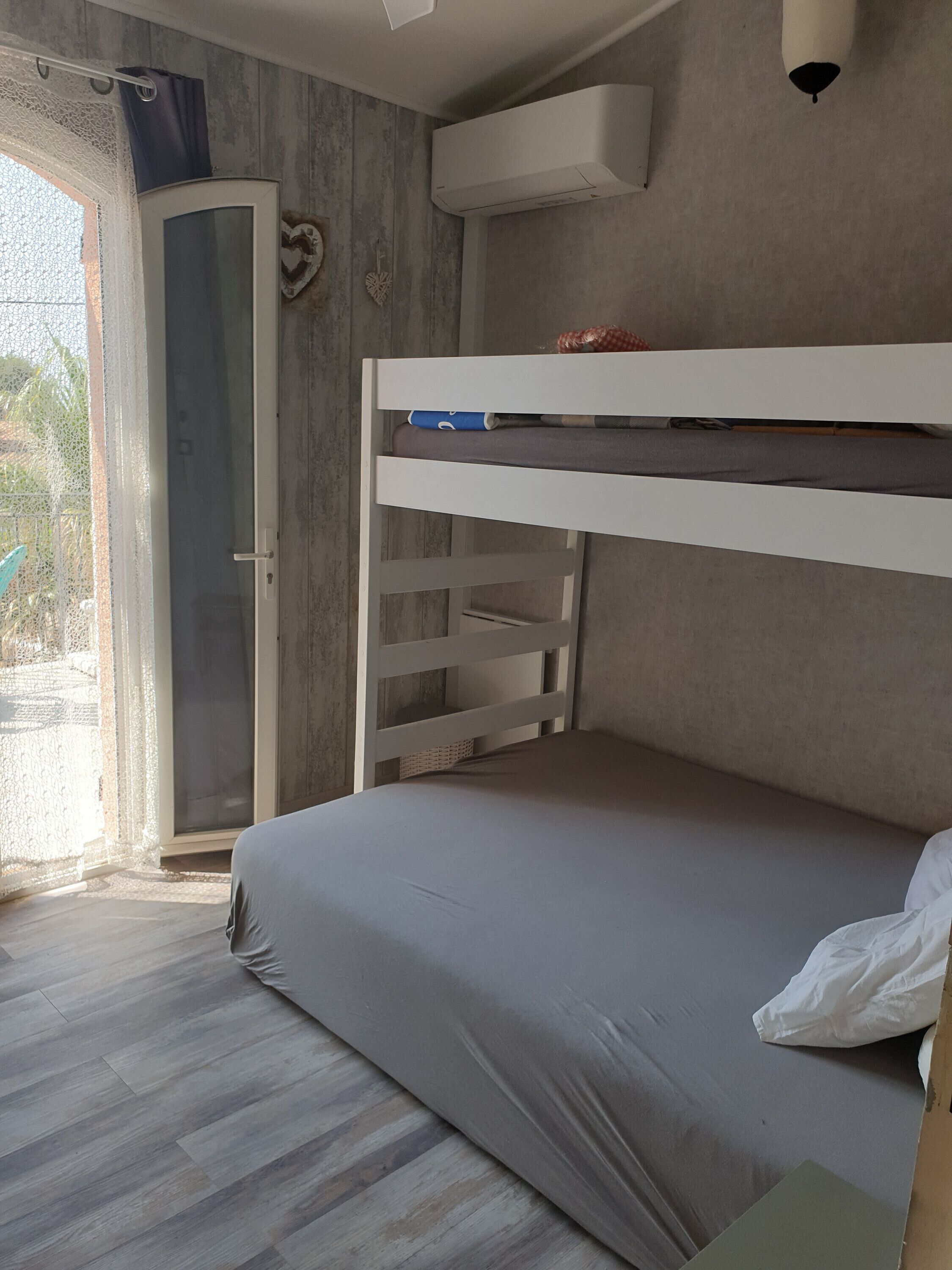 Holiday Home 'Maison 50m De La Plage' with Sea View, Wi-Fi and Air Conditioning