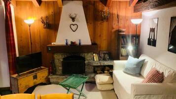 Télévision, cheminée