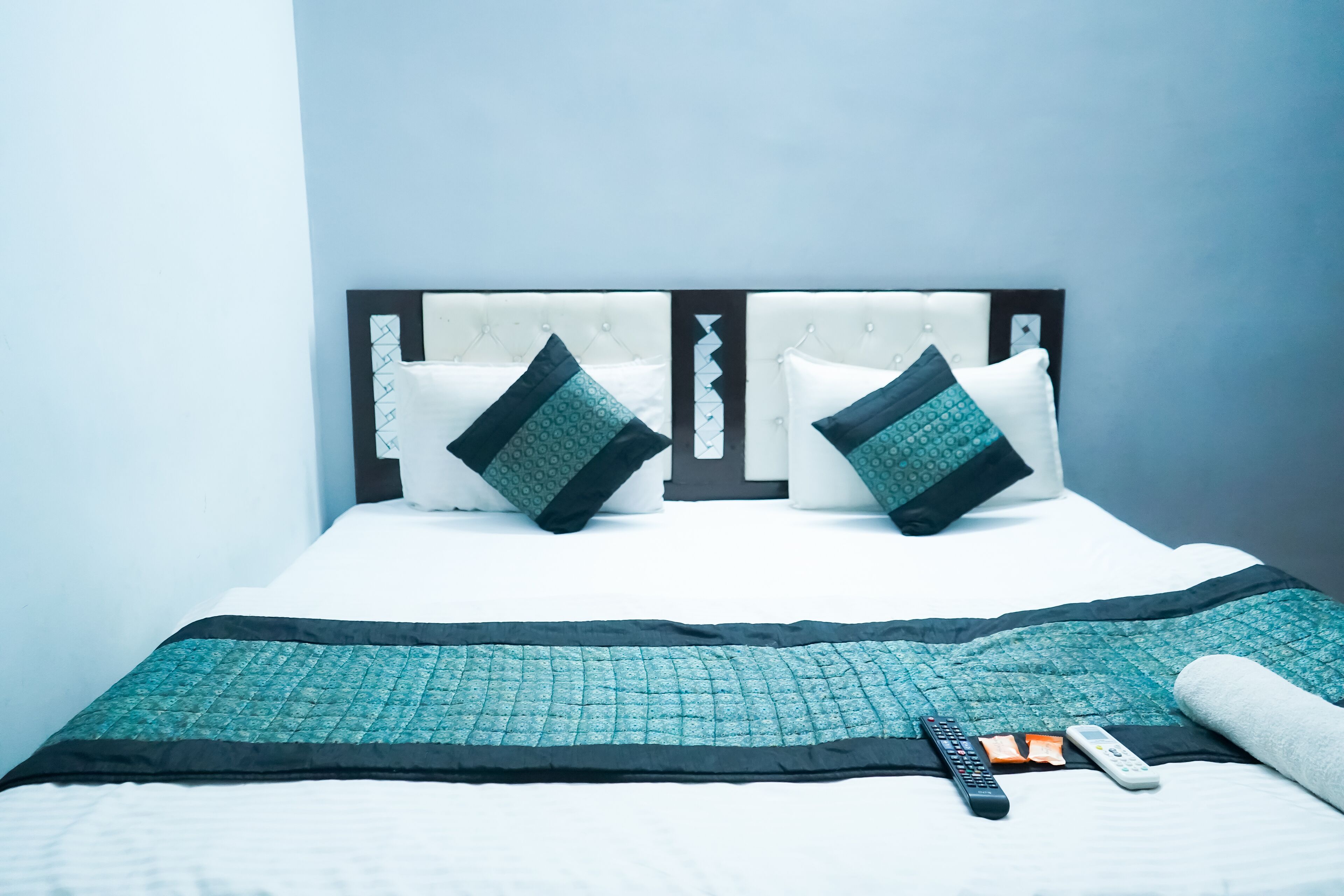 Roomshala 027 Prince Residency