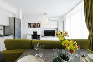Executive Apartment | In-room dining