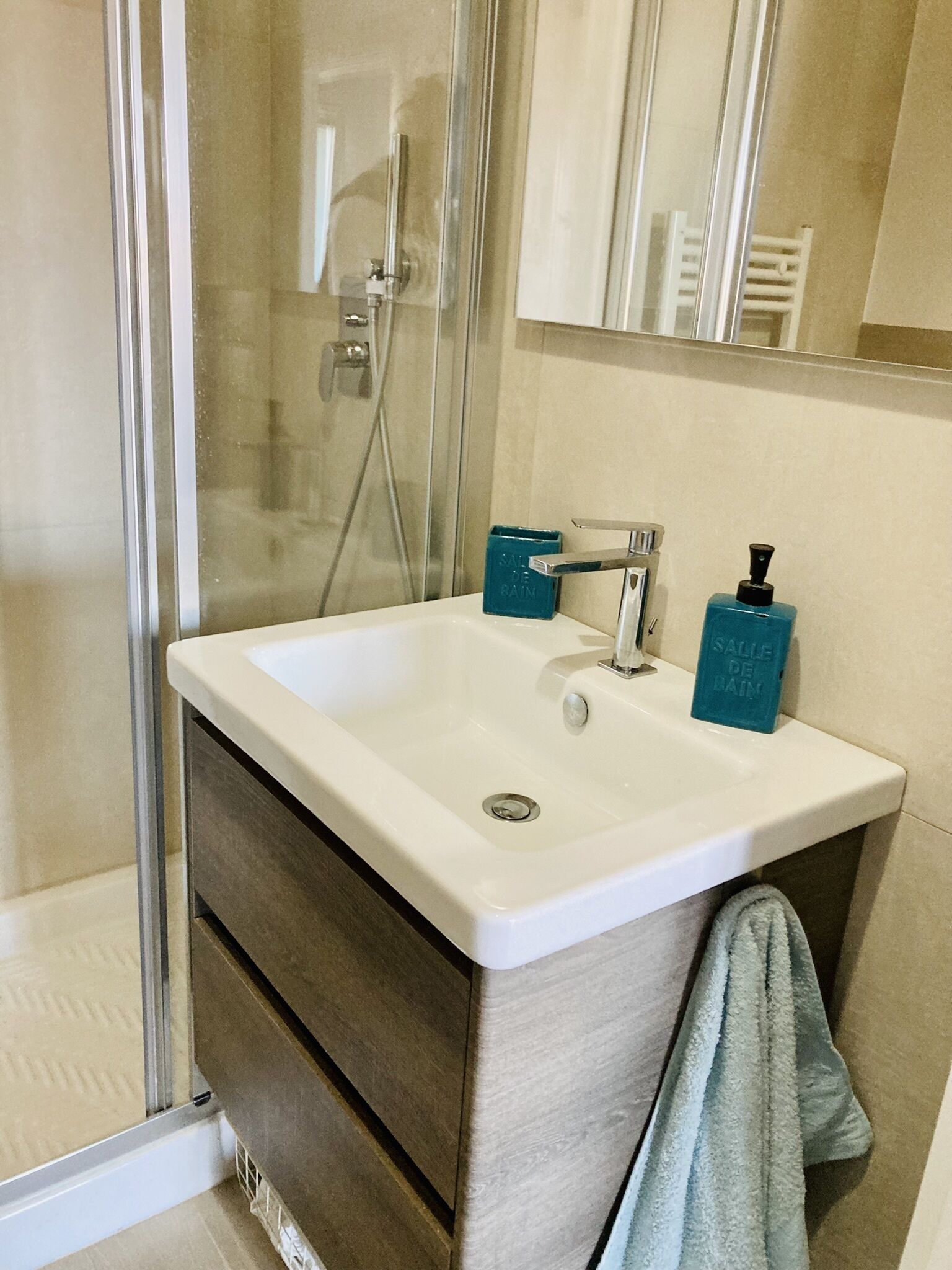 Brand new apartment 2 steps from the sea equipped with all services