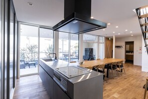 Fridge, microwave, stovetop