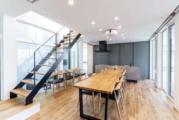 Dining - nabe cape Equipped with WIFI projector park / Sennan-gun Ōsaka (Sennan-gun)