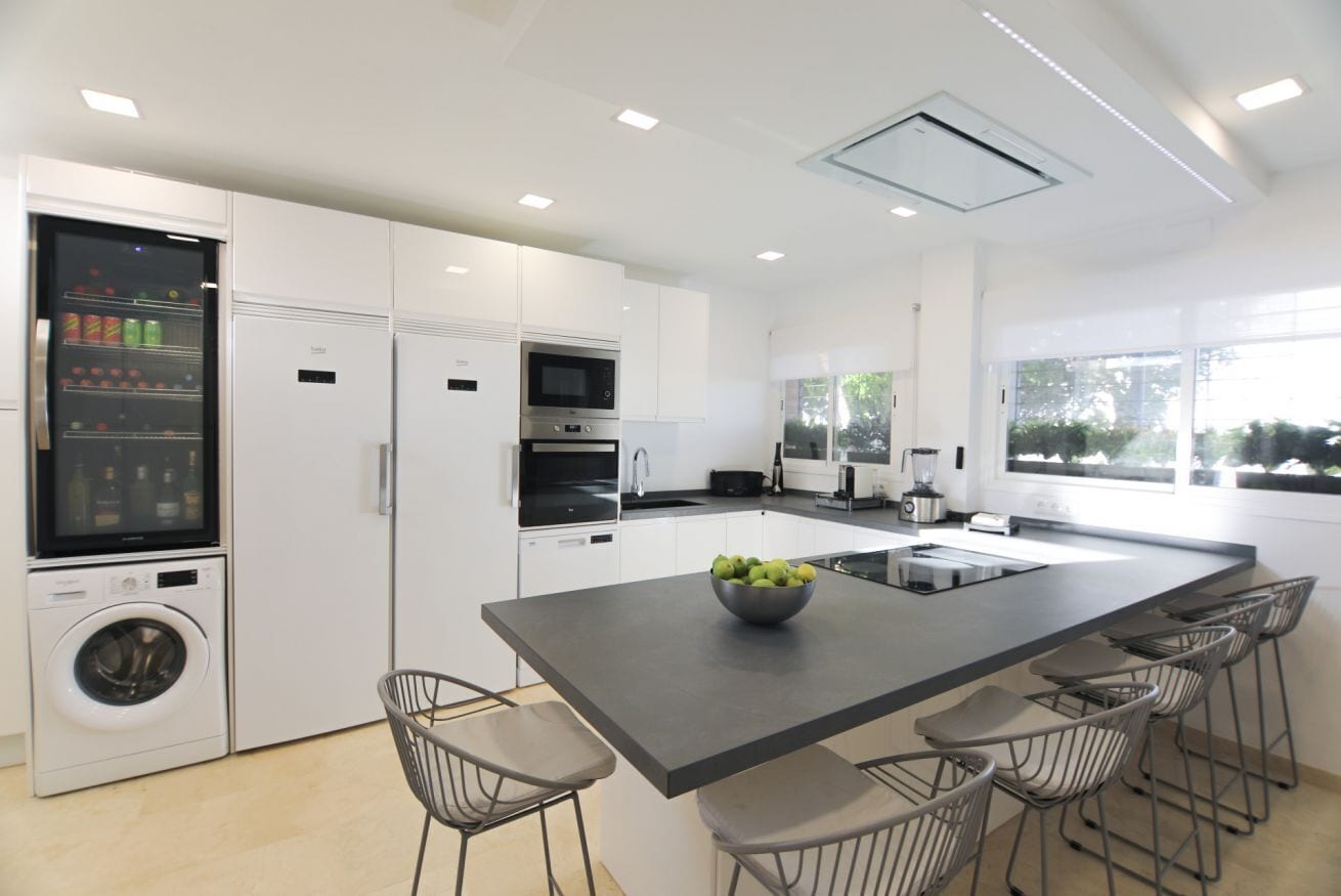 冰箱、微波炉、烤箱、洗碗机