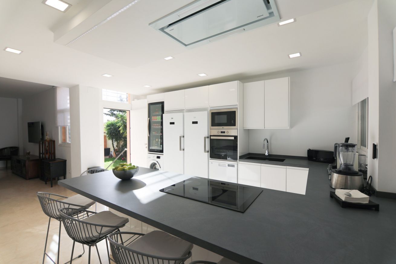 冰箱、微波炉、烤箱、洗碗机