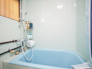 Hair dryer, towels - The bedrooms are futons so you can bring your baby with you Baby chair available / Naha Okinawa (Naha)