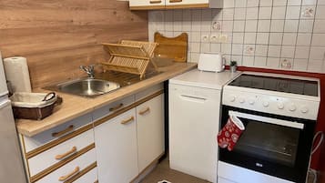 Refrigerador, microondas, horno y lavavajillas