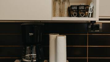 Comfort-Apartment | Eigene Küche | Großer Kühlschrank, Mikrowelle, Ofen, Kochgeschirr/Geschirr/Besteck