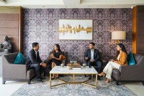 Lobby sitting area - Fabhotel Astra (Bengaluru)