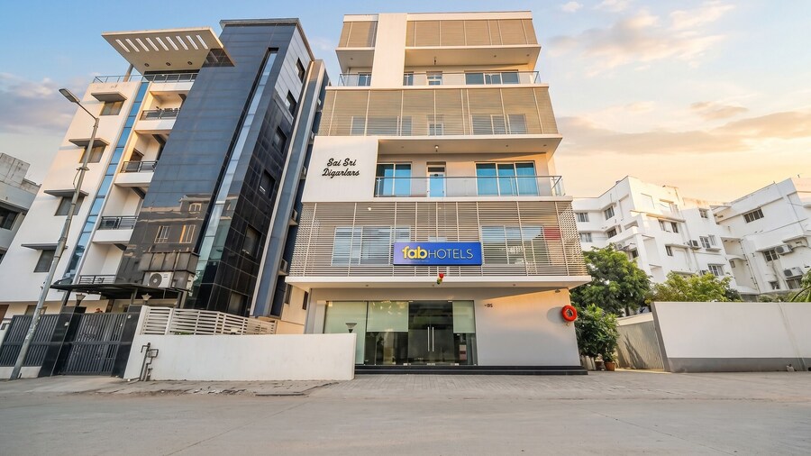 Fabhotel Pearl City