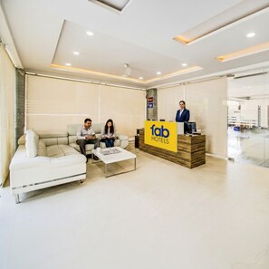 Reception - Fabhotel Pearl City (Hyderabad)