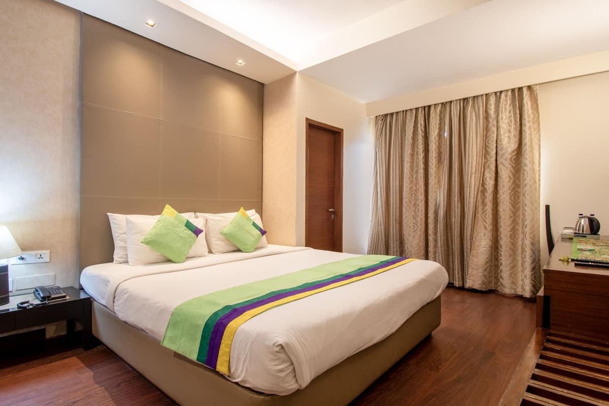 Deluxe Double or Twin Room, Balcony