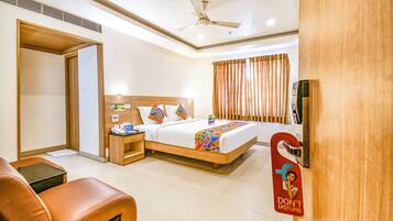 Egyptian cotton sheets, premium bedding, soundproofing, free WiFi