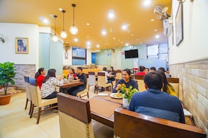 Restaurant - FabHotel Marble Arch - Nr. Karol Bagh Market (New Delhi)