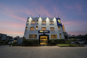 Exterior - Fabhotel Marble Arch (New Delhi)
