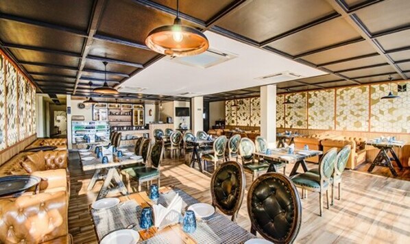 Restaurant - FabHotel Prime V Hazratganj (Lucknow)