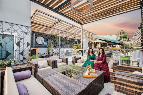 FabHotel Prime V Hazratganj