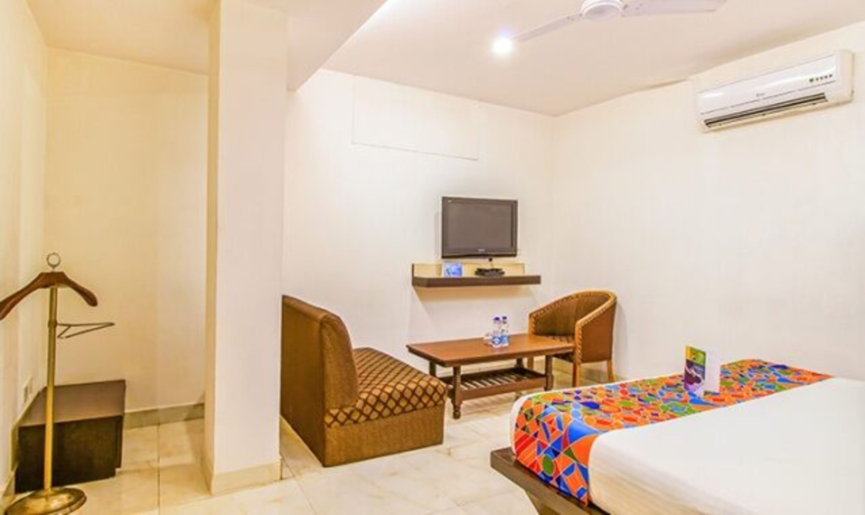 Foto - Fabhotel White Klove